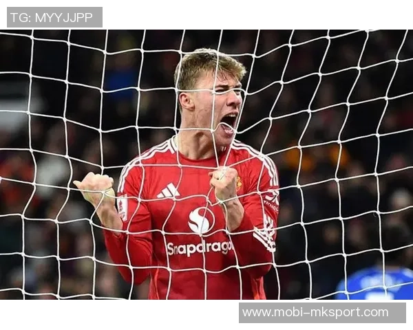 罗马诺透露阿莫林希望引进传统中锋曼联却偏爱其他类型球员