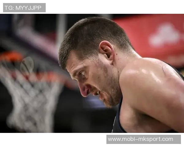 尤班克斯高效得分却难挡约基奇单打表现球队防守亟待提升 尤班克斯高效得分却难挡约基奇单打表现球队防守亟待提升